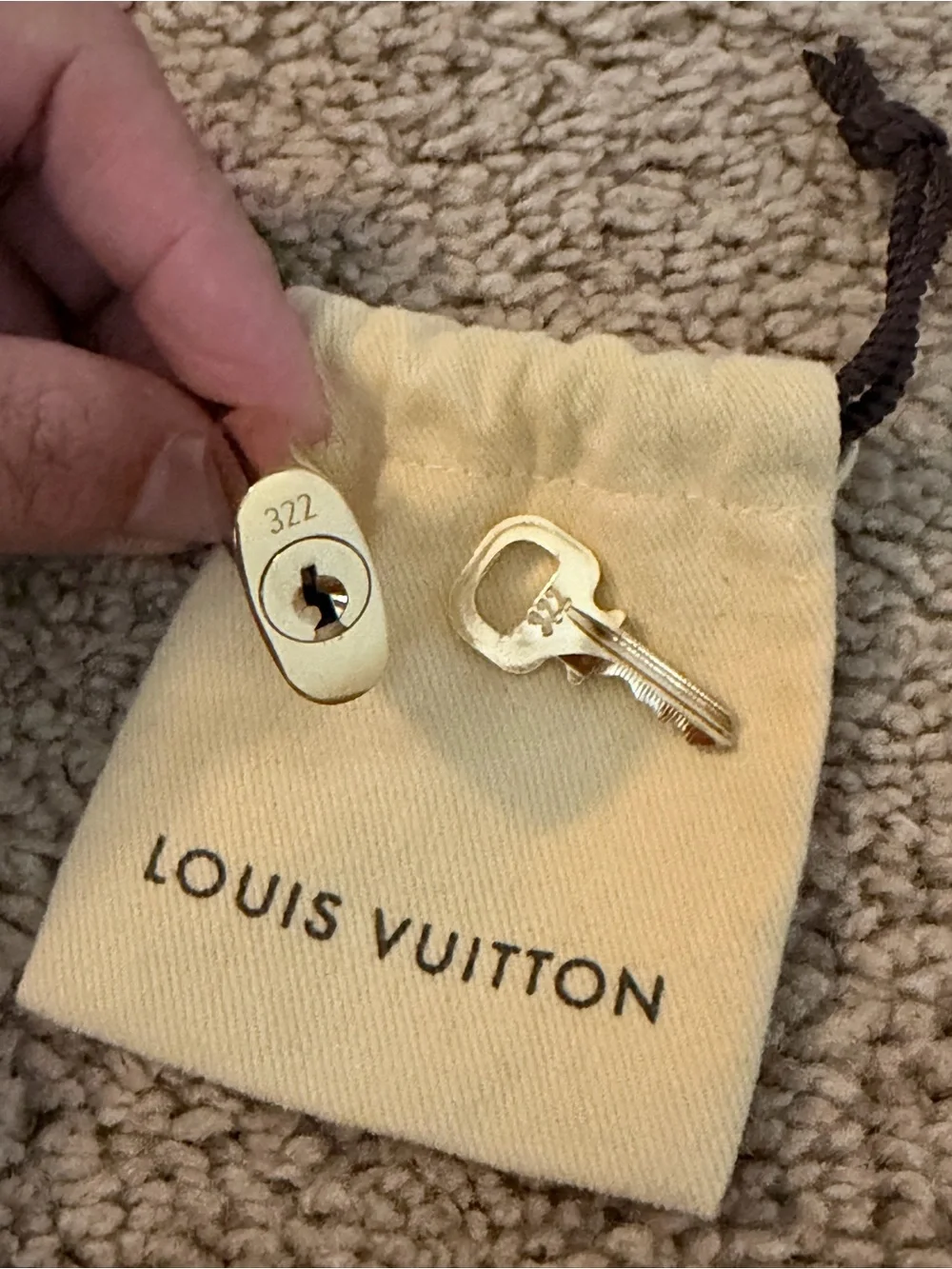 LOUIS VUITTON